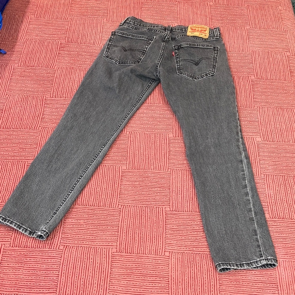 Levi's Women's W30L28 Gray wash Straight Leg Jeans